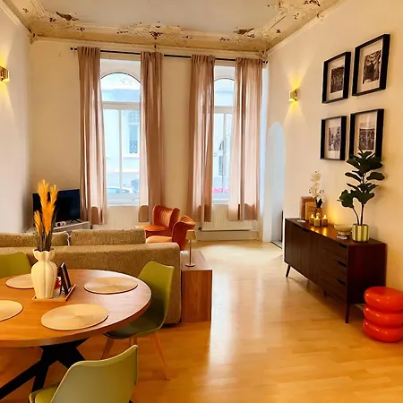 Urban Heritage With Work Space In Düren Center Appartement