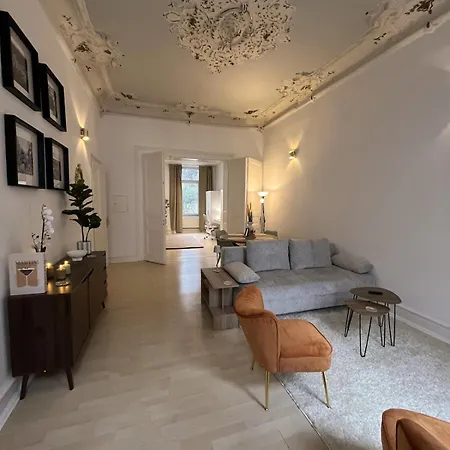Heritage Apartments - Family-Friendly, Modern, Central Апартаменты